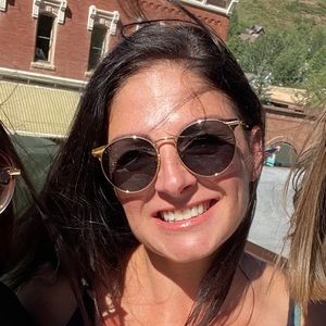 Meet your Posher, Courtney